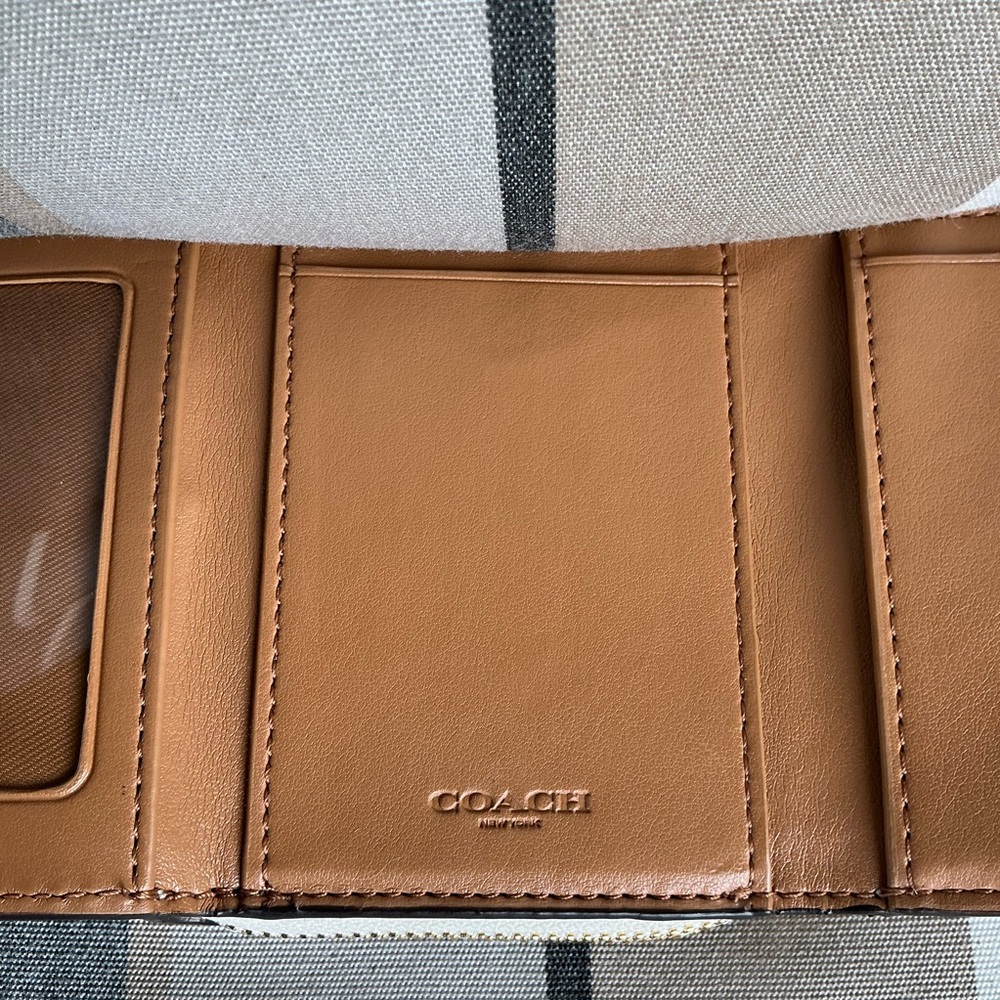 Coach Small Trifold Wallet With Dandelion Floral Print - Picture 14 of 14
